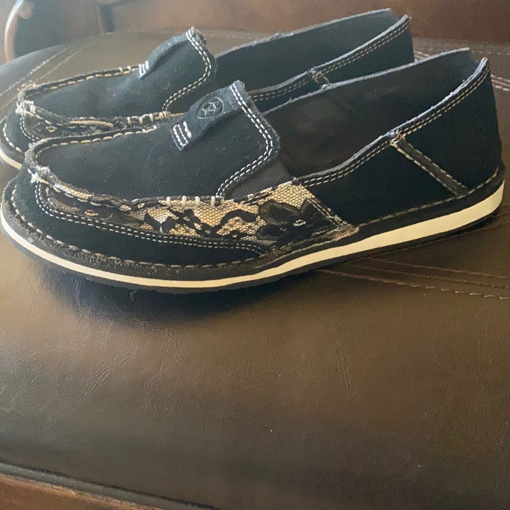 Ariet slip ons
